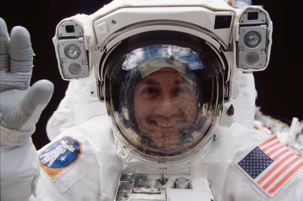 Spaceman. Jak zostać astronautą i uratować nasze oko na Wszechświat” Mike’a Massimino